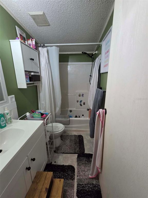Image 18 of property listing at 25250 RICHBARN ROAD, Brooksville, FL 34601