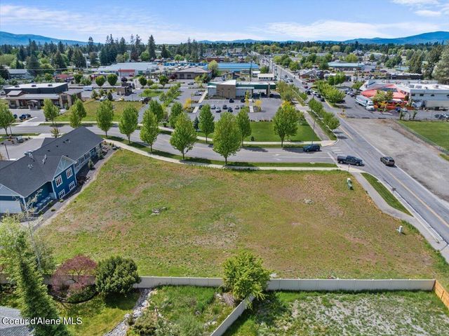 8776 N WAYNE DR, Hayden, ID 83835
