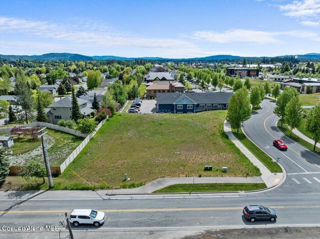 8776 N WAYNE DR, Hayden, ID 83835