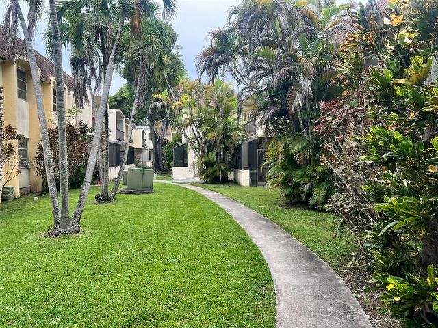 7825 Miller Drive C211, Miami, FL 33155