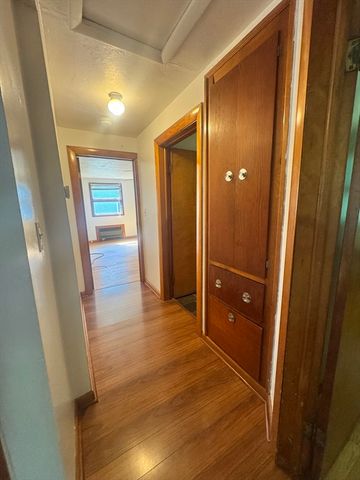 64 Goodrich St, Springfield, MA 01104