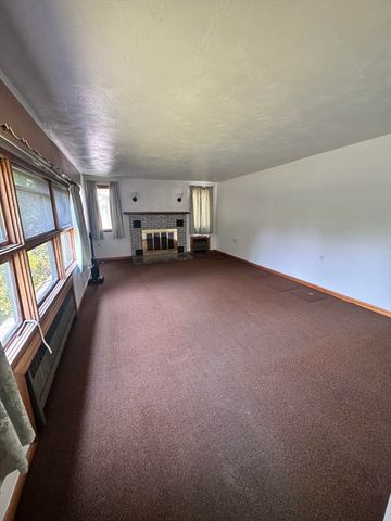 64 Goodrich St, Springfield, MA 01104