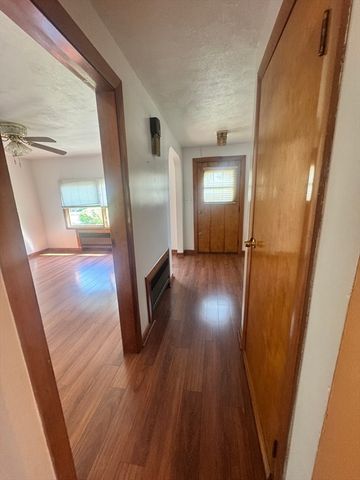 64 Goodrich St, Springfield, MA 01104