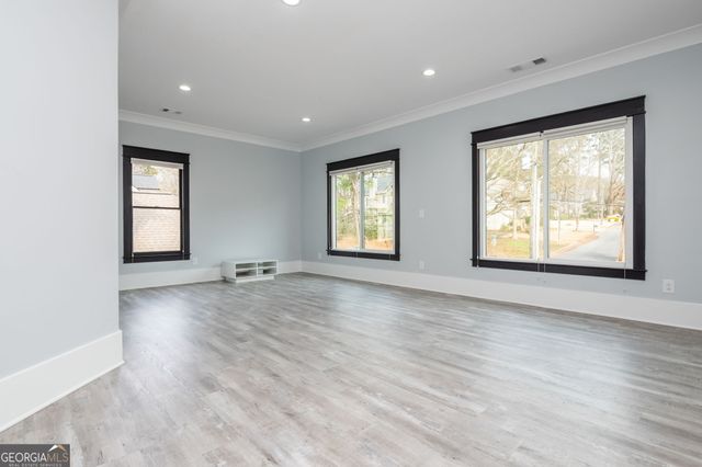 2804 Skyland Drive NE, Brookhaven, GA 30341