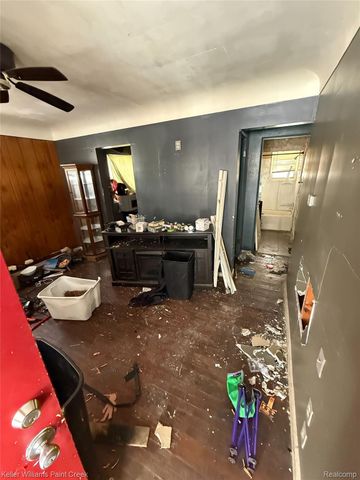 426 E Holbrook Avenue, Flint, MI 48505