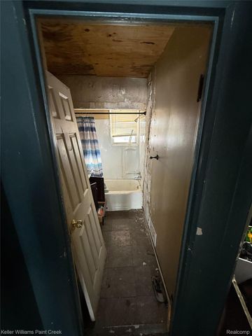 426 E Holbrook Avenue, Flint, MI 48505