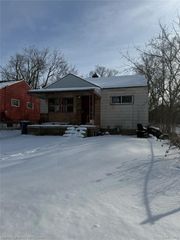 426 E Holbrook Avenue, Flint, MI 48505