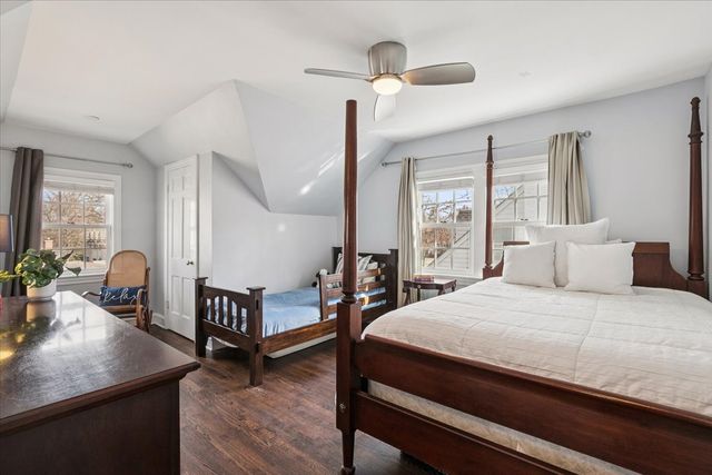 661 Greenview Place, Lake Forest, IL 60045