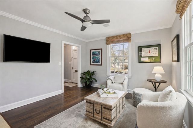 661 Greenview Place, Lake Forest, IL 60045