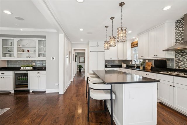 661 Greenview Place, Lake Forest, IL 60045