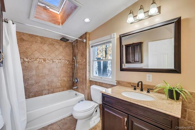 80 Parkway Boulevard, Ronkonkoma, NY 11779