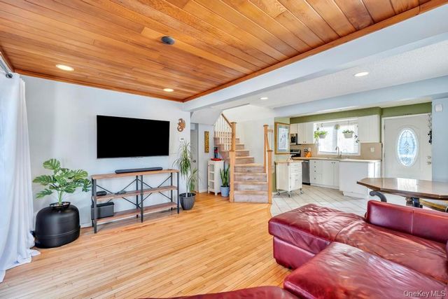 80 Parkway Boulevard, Ronkonkoma, NY 11779