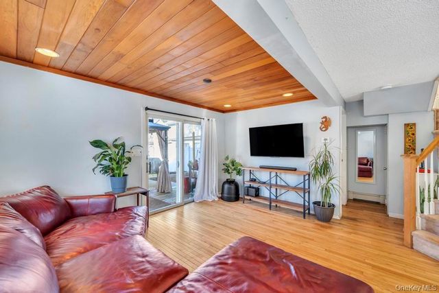 80 Parkway Boulevard, Ronkonkoma, NY 11779