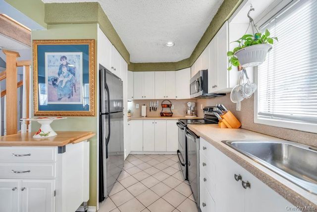 80 Parkway Boulevard, Ronkonkoma, NY 11779