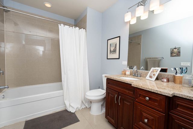 21 N Herbert Road I, Riverside, IL 60546