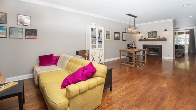 21 N Herbert Road I, Riverside, IL 60546