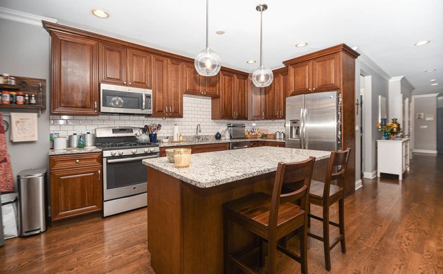 21 N Herbert Road I, Riverside, IL 60546