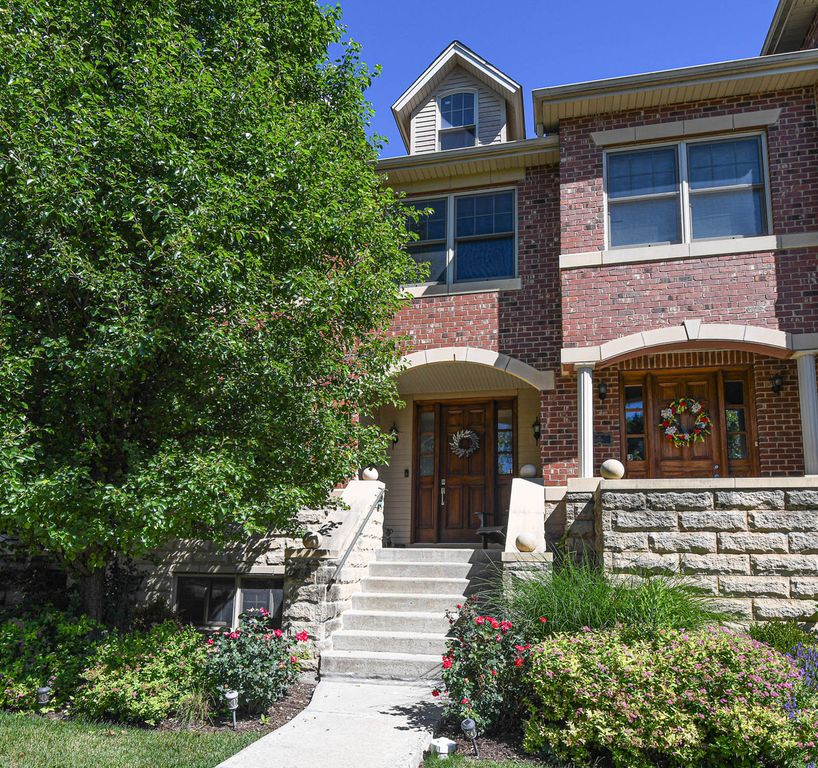 21 N Herbert Road I, Riverside, IL 60546