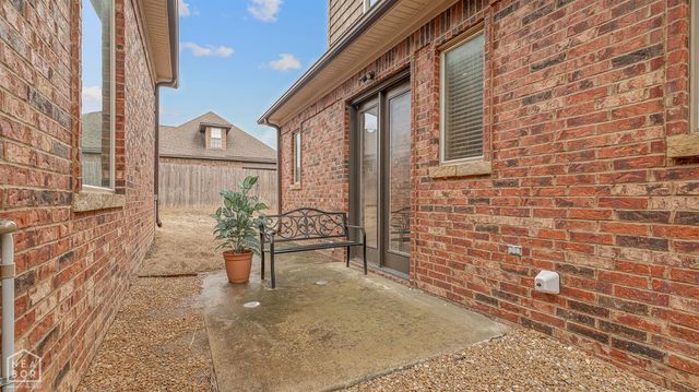 2832 Village Meadow Cove, Jonesboro, AR 72405