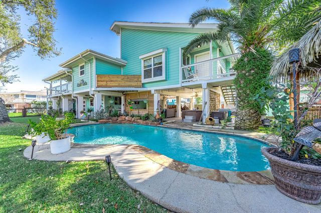 325 Ling Street, Bayou Vista, TX 77563