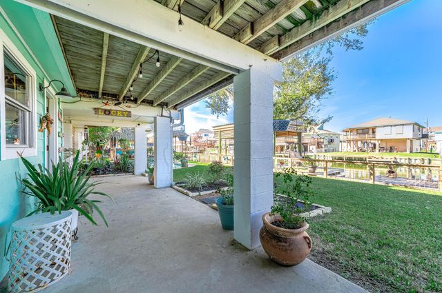 325 Ling Street, Bayou Vista, TX 77563