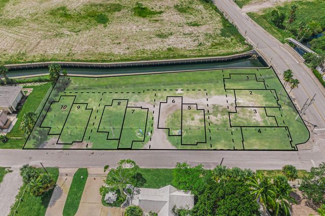 135 Kings Lane, Fort Pierce, FL 34950