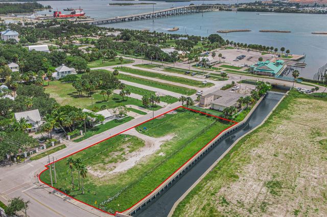135 Kings Lane, Fort Pierce, FL 34950
