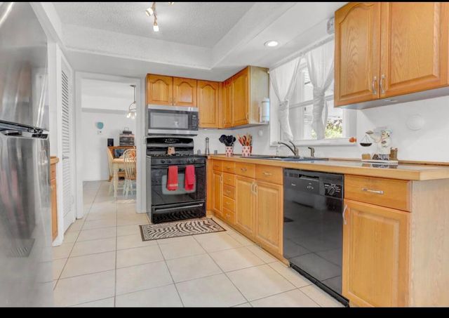 216 NE Mainsail Street, Port St. Lucie, Port St Lucie, FL 34983