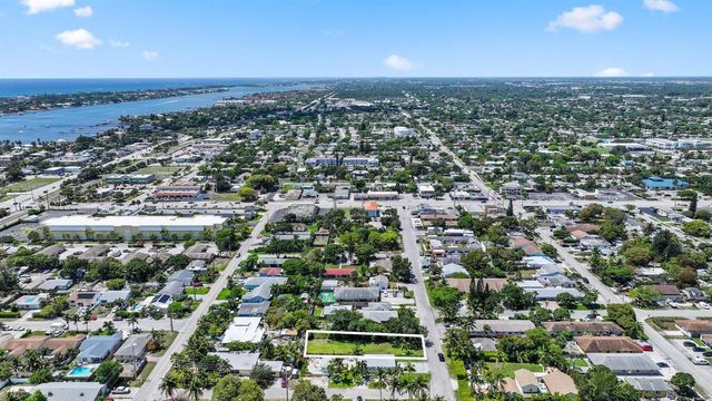 614 N 5th Street, Lantana, FL 33462