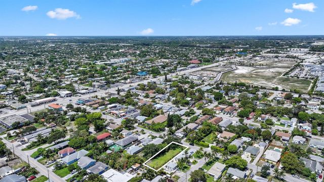 614 N 5th Street, Lantana, FL 33462