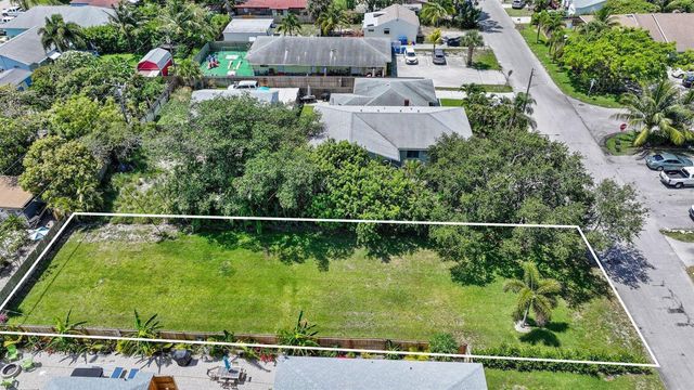 614 N 5th Street, Lantana, FL 33462
