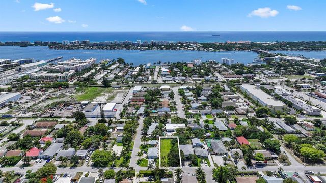 614 N 5th Street, Lantana, FL 33462