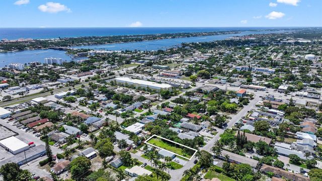 614 N 5th Street, Lantana, FL 33462