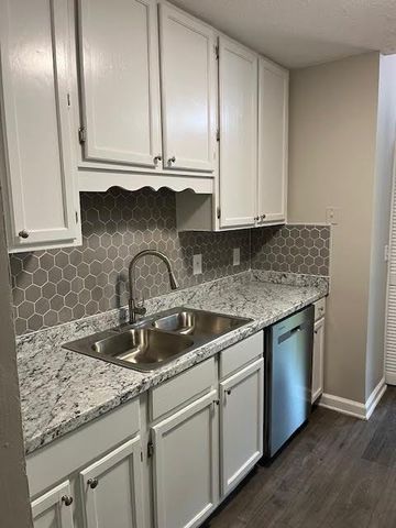 723 Lookout Pointe, Lawrenceville, GA 30043