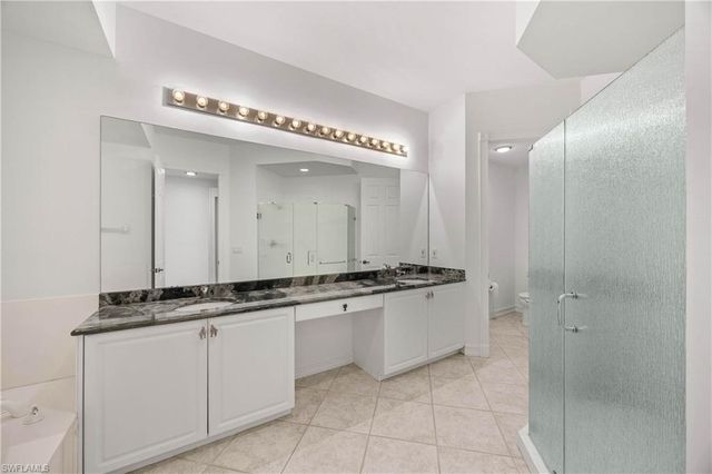 1840 Les Chateaux BLVD 302, Naples, FL 34109