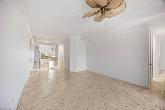 1840 Les Chateaux BLVD 302, Naples, FL 34109