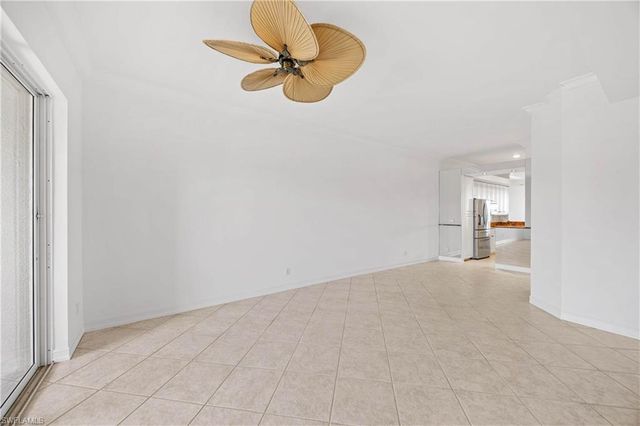 1840 Les Chateaux BLVD 302, Naples, FL 34109