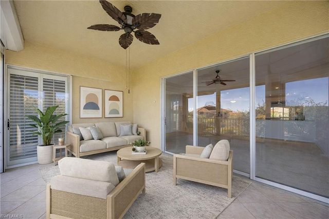 1840 Les Chateaux BLVD 302, Naples, FL 34109