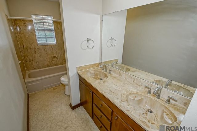 31833 Lawrence St, Denham Springs, LA 70726