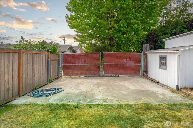 4840 E B Street, Tacoma, WA 98404