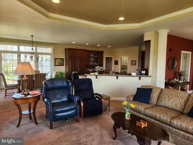 1043 SPRING VALLEY RD, Quarryville, PA 17566