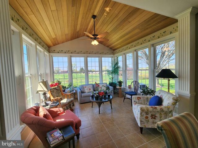 1043 SPRING VALLEY RD, Quarryville, PA 17566