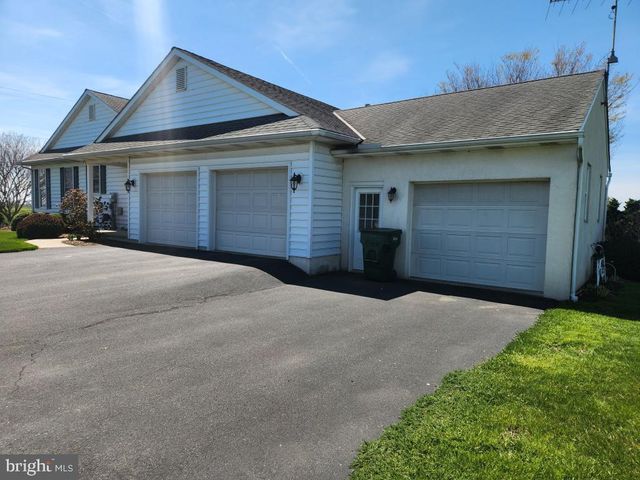 1043 SPRING VALLEY RD, Quarryville, PA 17566