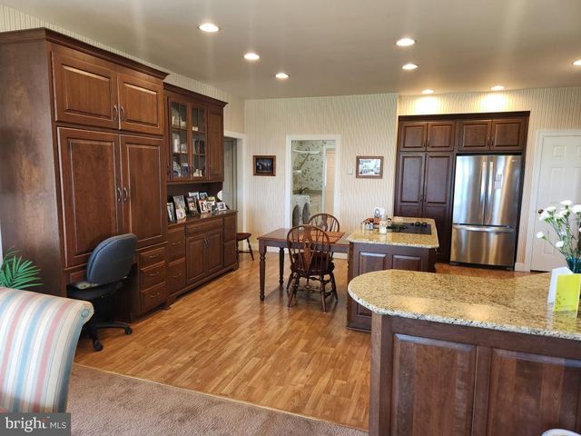 1043 SPRING VALLEY RD, Quarryville, PA 17566