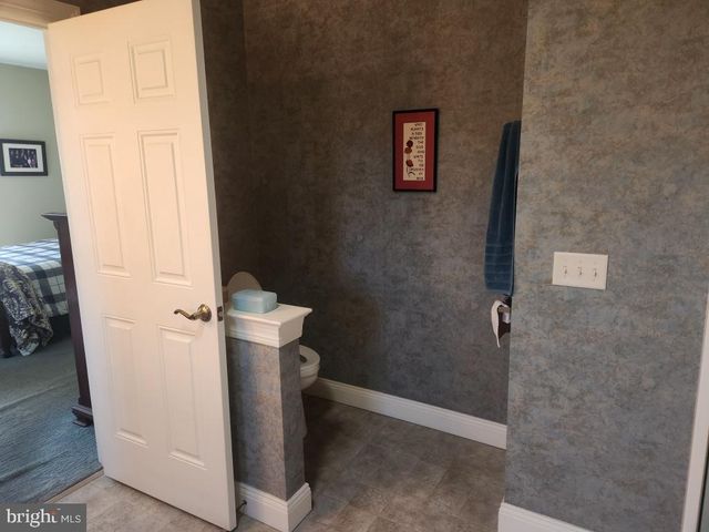 1043 SPRING VALLEY RD, Quarryville, PA 17566