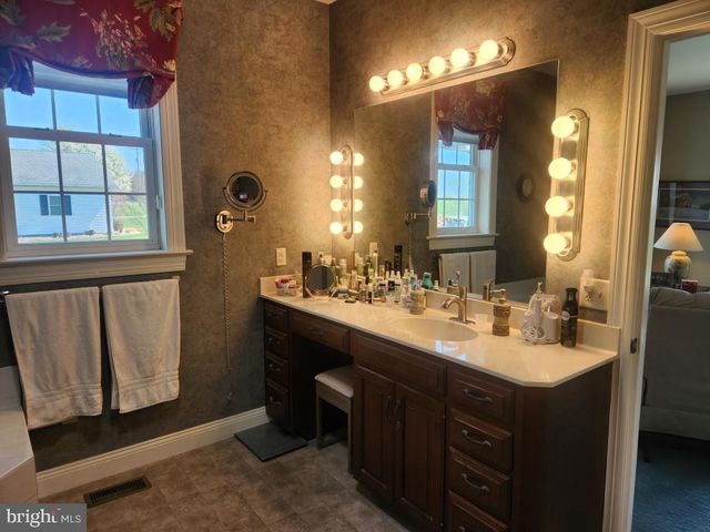 1043 SPRING VALLEY RD, Quarryville, PA 17566