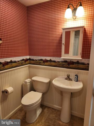 1043 SPRING VALLEY RD, Quarryville, PA 17566
