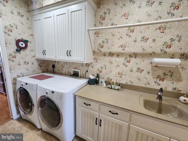 1043 SPRING VALLEY RD, Quarryville, PA 17566