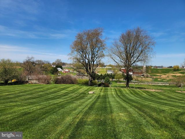 1043 SPRING VALLEY RD, Quarryville, PA 17566