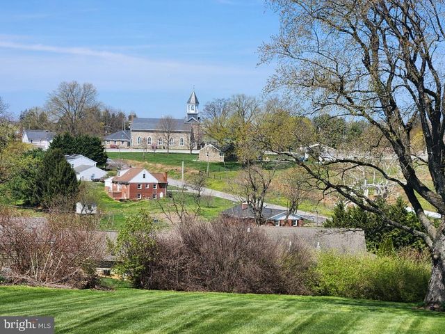 1043 SPRING VALLEY RD, Quarryville, PA 17566